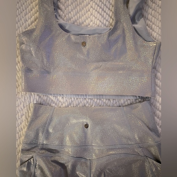 Fabletics Active Set - Shiny Silver - Picture 4 of 4